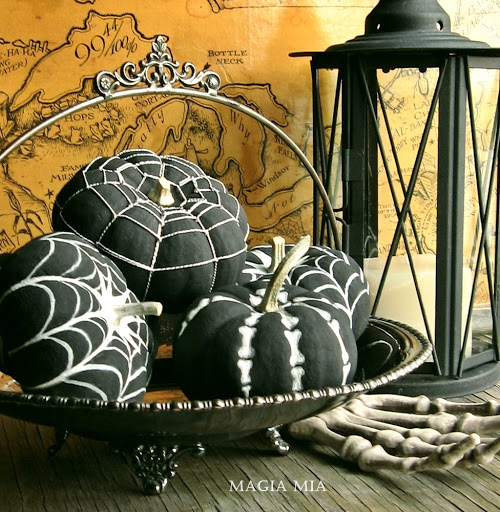 Halloween Painted Pumpkins: Black and White