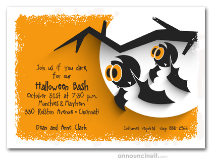 Hanging Bats Halloween Invitations